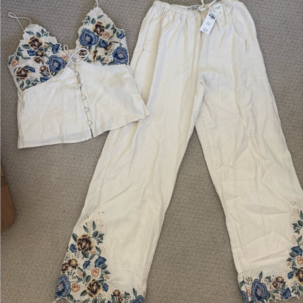 Abercrombie & Fitch Cream Wide Leg Pants and top with Blue Floral Embroidery